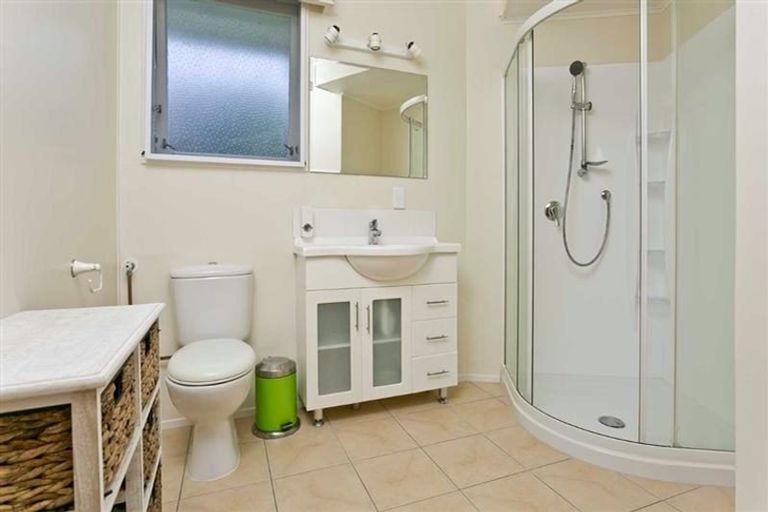 Photo of property in 4 Bank Street, Hillcrest, Auckland, 0627