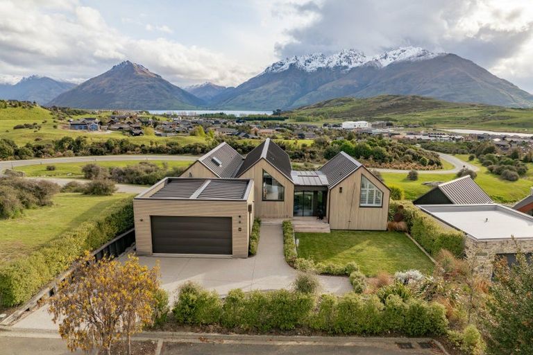 Photo of property in 4 Mckellar Drive, Jacks Point, Queenstown, 9371