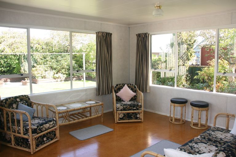 Photo of property in 15 Abercrombie Street, Milton, 9220