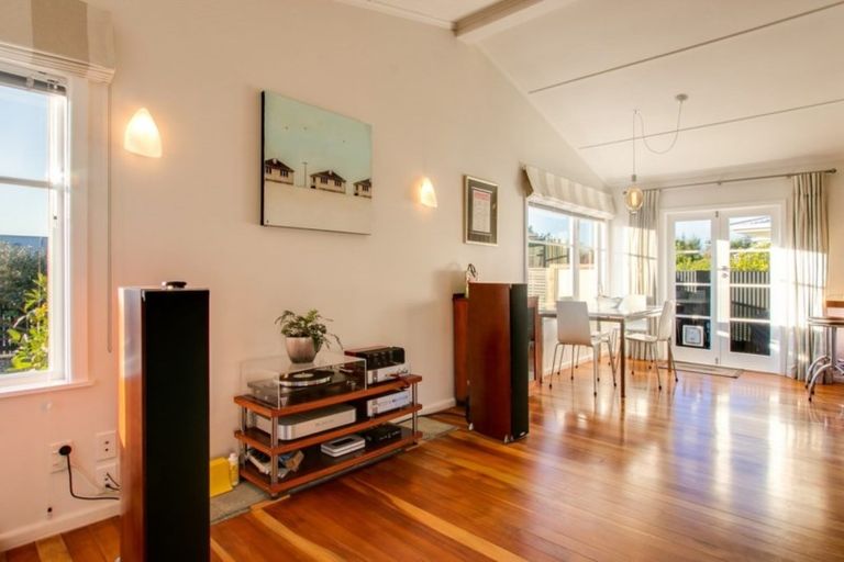 Photo of property in 6 Todd Street, Napier South, Napier, 4110