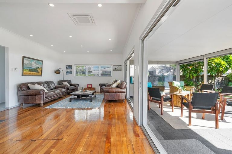 Photo of property in 243 One Tree Point Road, One Tree Point, 0118