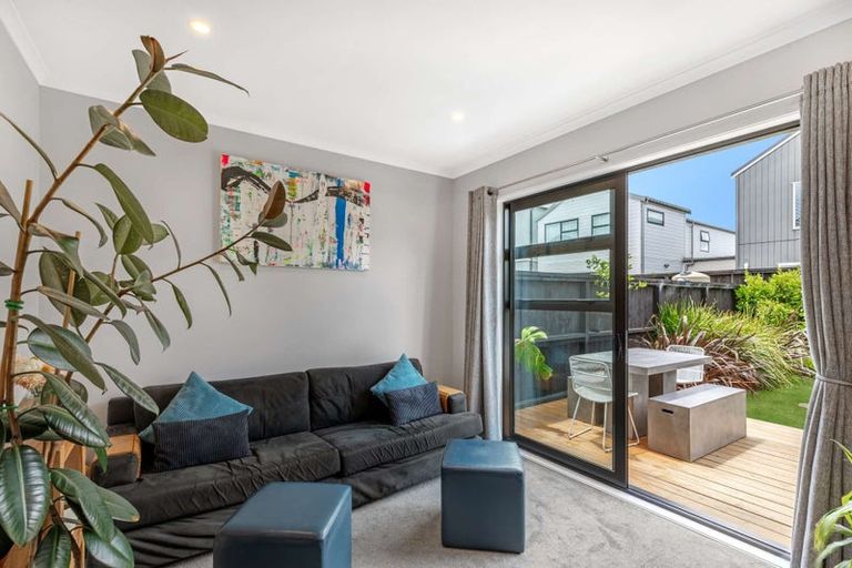 Photo of property in 11 Wai Place, Westgate, Auckland, 0614