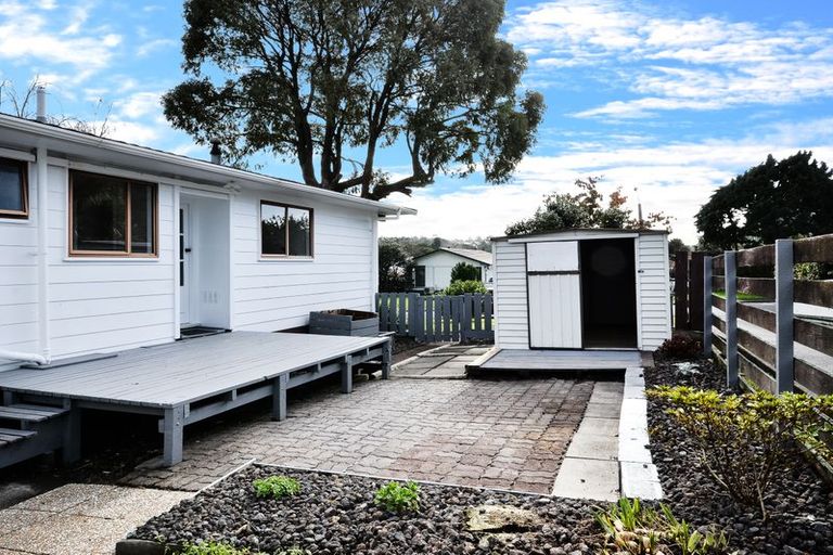 Photo of property in 8 Newland Grove, Henderson, Auckland, 0610