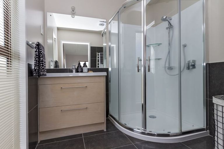 Photo of property in 3 Patons Road, Howick, Auckland, 2014