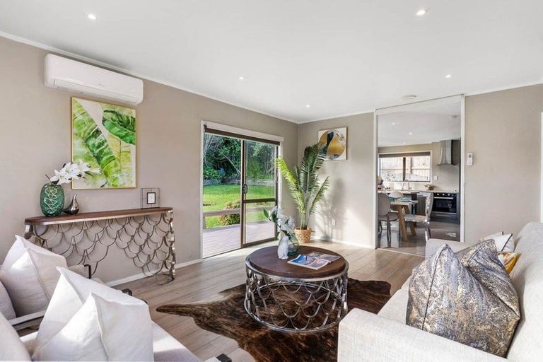 Photo of property in 9 Glucina Place, Glen Eden, Auckland, 0602