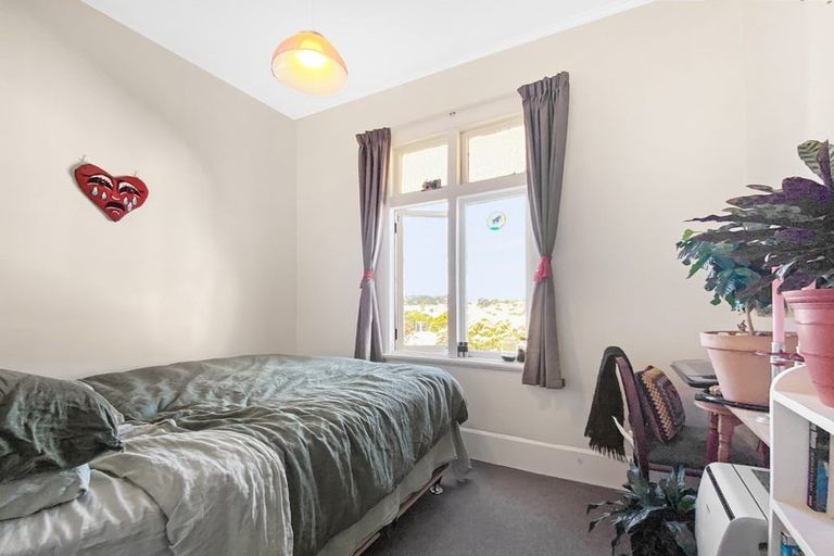 Photo of property in 14 Kenwyn Terrace, Newtown, Wellington, 6021