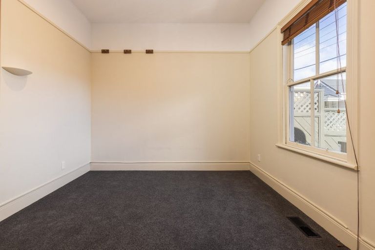 Photo of property in 24 Moir Street, Mount Victoria, Wellington, 6011