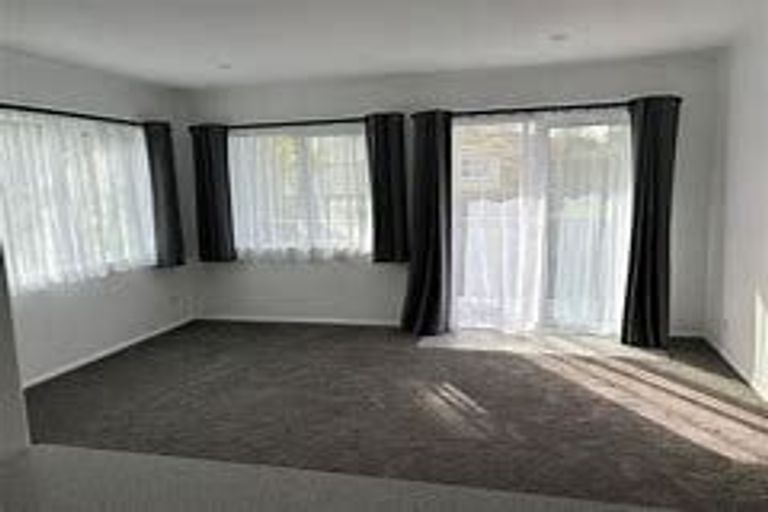 Photo of property in 4/18 Bevyn Street, Castor Bay, Auckland, 0620