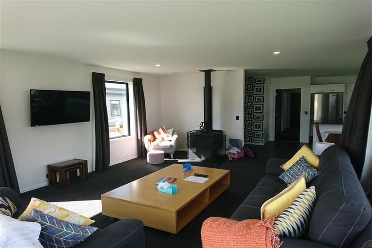 Photo of property in 40 Marbleleaf Lane, Albert Town, Wanaka, 9305