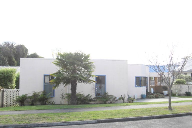 Photo of property in 2 Amner Place, Bluff Hill, Napier, 4110