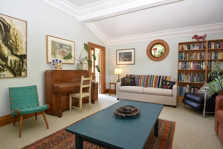 Photo of property in 90 Pembroke Street, Carterton, 5713