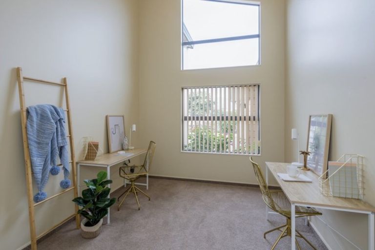 Photo of property in 12 Datum Way, Paraparaumu, 5032