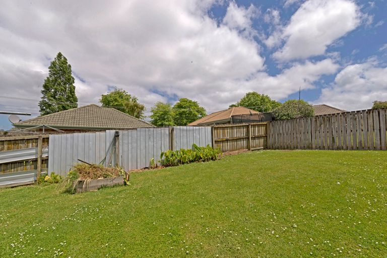 Photo of property in 15 Cretian Crescent, Henderson, Auckland, 0612