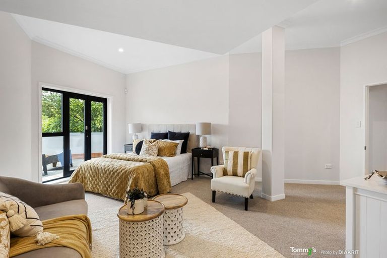 Photo of property in 2/25 Thane Road, Roseneath, Wellington, 6011