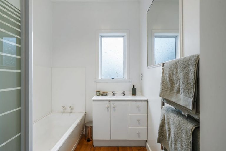 Photo of property in 2/159 Mokoia Road, Birkenhead, Auckland, 0626