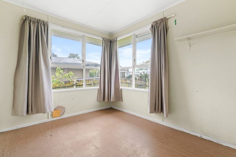 Photo of property in 10 Leonard Place, Otara, Auckland, 2023