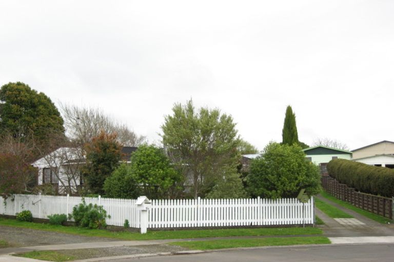 Photo of property in 16 Wicklow Place, Bell Block, New Plymouth, 4312