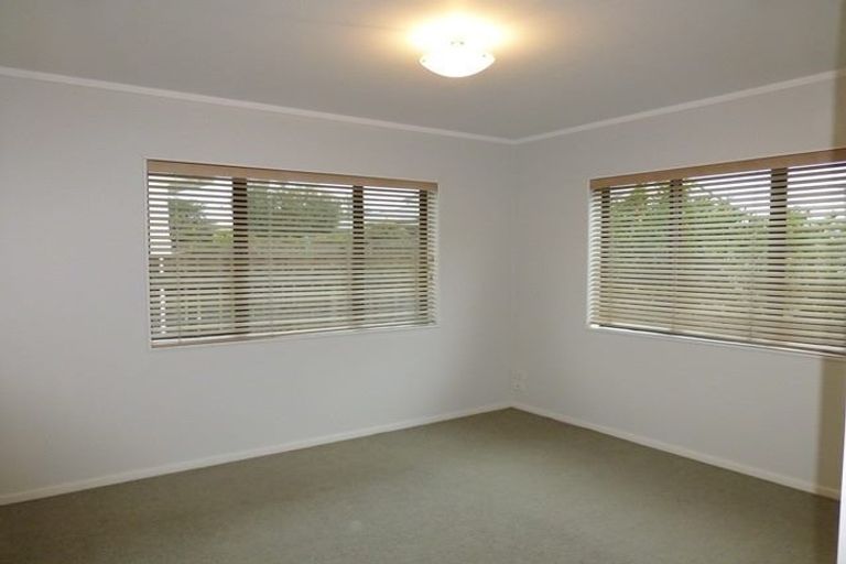 Photo of property in 11b Ross Crescent, Orewa, 0931