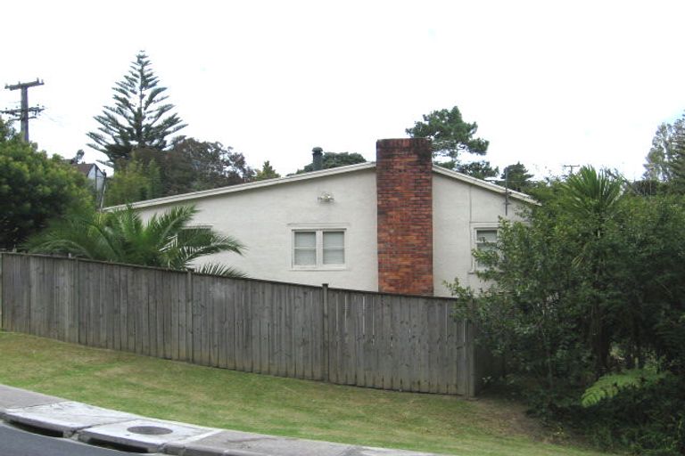Photo of property in 1/801 Beach Road, Browns Bay, Auckland, 0630