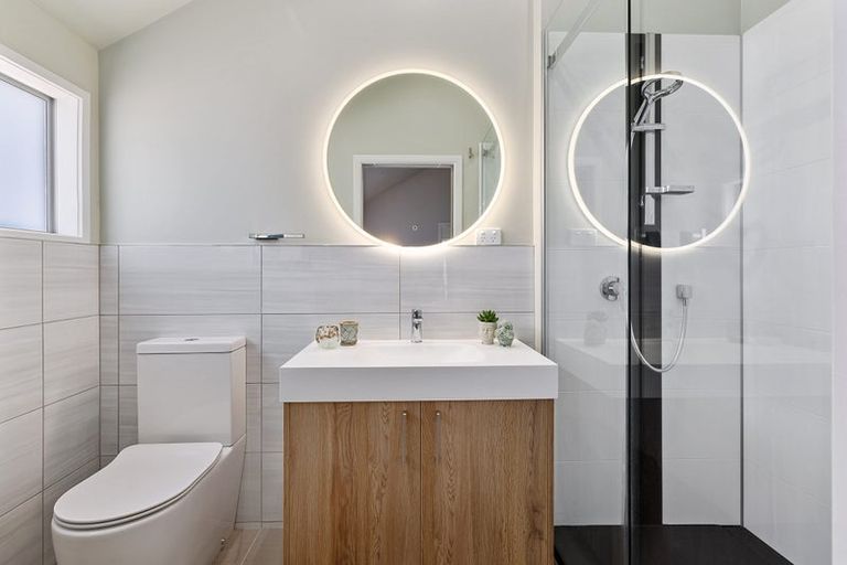 Photo of property in 170 Paremata Road, Paremata, Porirua, 5024