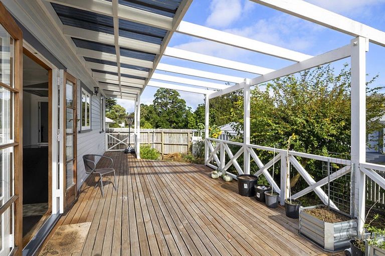 Photo of property in 7 Wheeler Place, Upper Vogeltown, New Plymouth, 4310