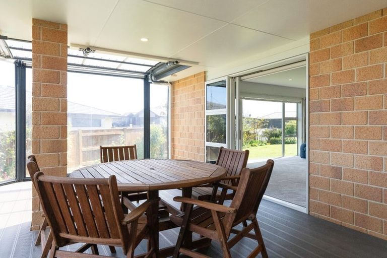 Photo of property in 28 Barry Curtis Place, Levin, 5510