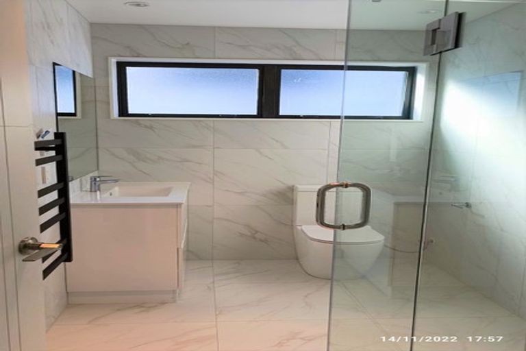 Photo of property in 49a Prince Regent Drive, Half Moon Bay, Auckland, 2012