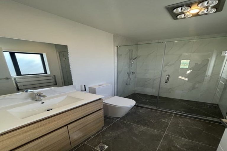 Photo of property in 13c Edinburgh Avenue, Rosehill, Papakura, 2113