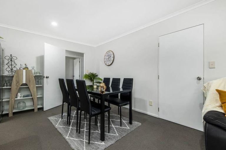 Photo of property in 9 Neesons Way, Glendene, Auckland, 0602