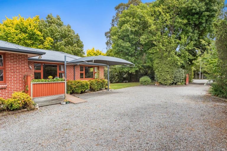 Photo of property in 104 Main North Road, Woodend, 7610