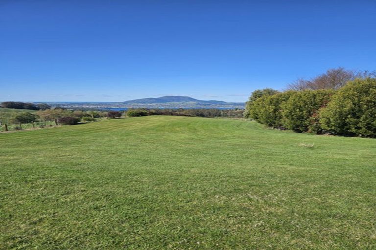 Photo of property in 8 Lens Way, Acacia Bay, 3385