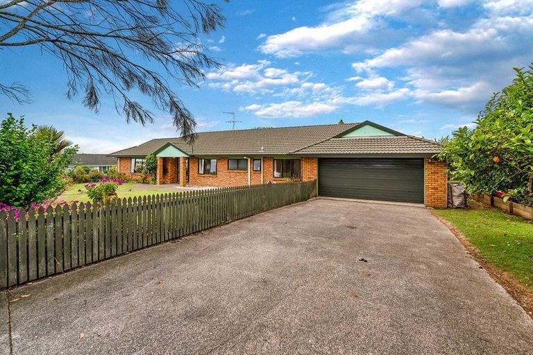 Photo of property in 2 Oakwood Place, Pukekohe, 2120