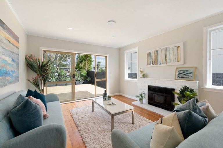 Photo of property in 13 Stokes Avenue, Te Atatu Peninsula, Auckland, 0610