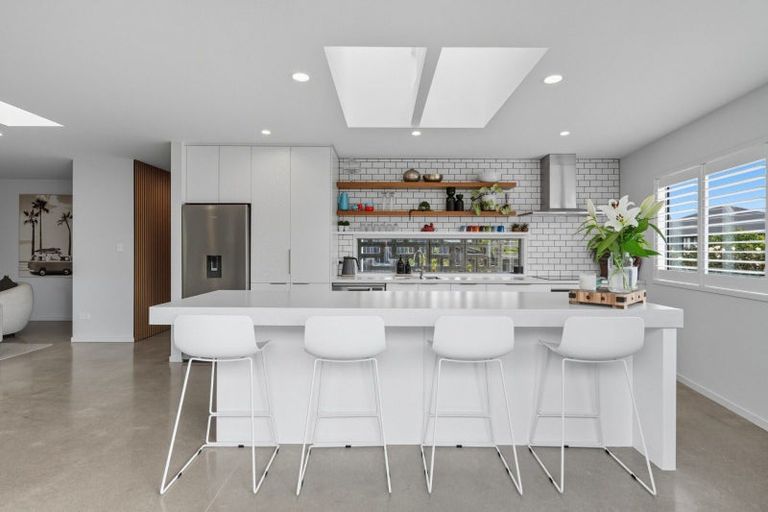 Photo of property in 6 Kahuparere Crescent, Pyes Pa, Tauranga, 3112