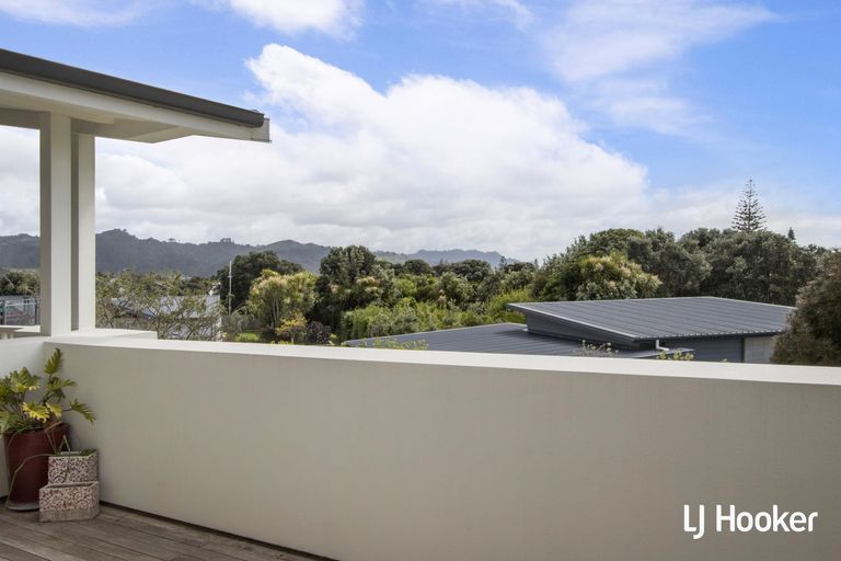 Photo of property in 28 Reo Crescent, Waihi Beach, 3611