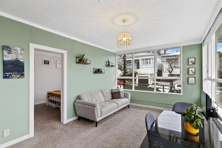 Photo of property in 4/4 Kenwyn Terrace, Newtown, Wellington, 6021