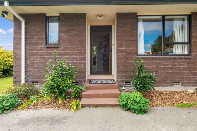 Photo of property in 2 Wilson Street, Islington, Christchurch, 8042