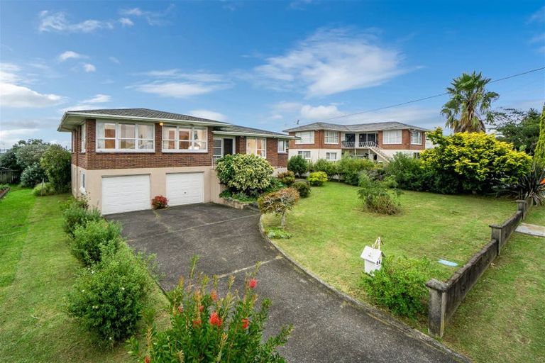 Photo of property in 84 Royal View Road, Te Atatu South, Auckland, 0610