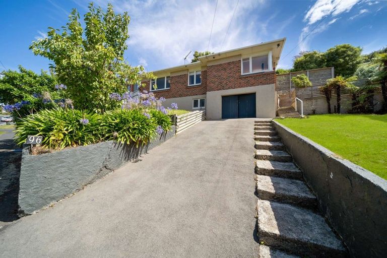 Photo of property in 96 Easther Crescent, Kew, Dunedin, 9012