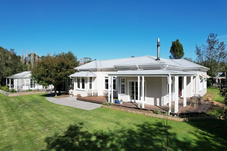 Photo of property in 365 Corbett Road, Paraite, New Plymouth, 4373