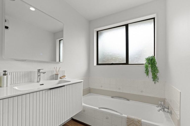 Photo of property in 1/22 Camrose Place, Ilam, Christchurch, 8041