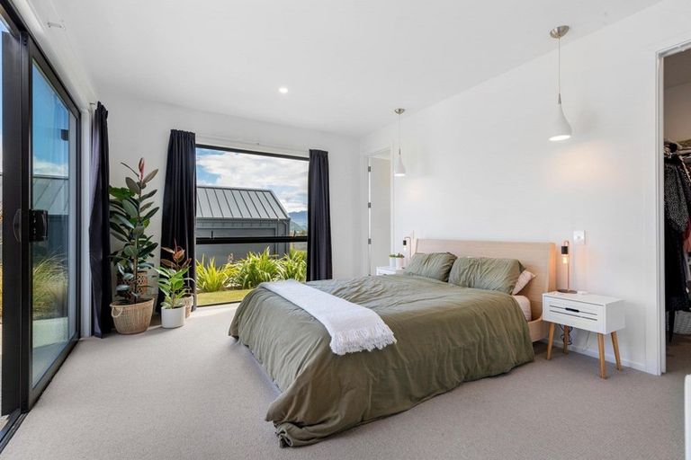 Photo of property in 4 Polperro Court, Jacks Point, Queenstown, 9371