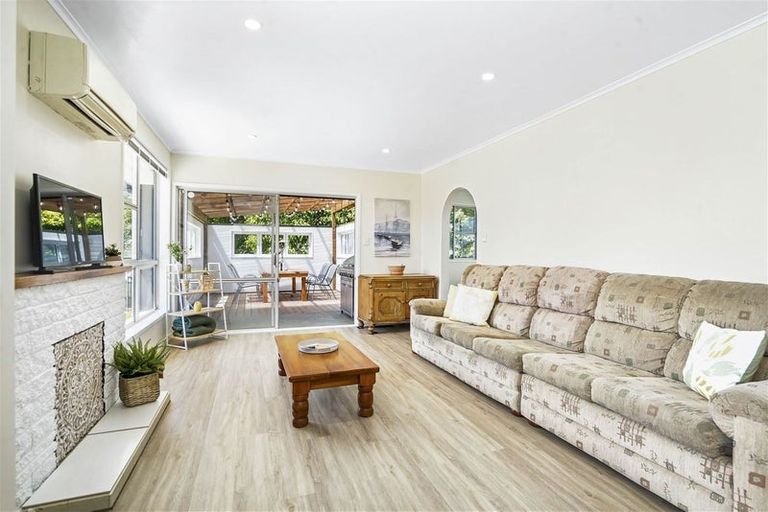 Photo of property in 49 Rhonda Avenue, Deanwell, Hamilton, 3206