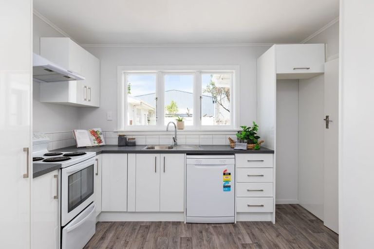 Photo of property in 52 Laurence Street, Waltham, Christchurch, 8011