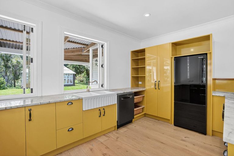 Photo of property in 2372 State Highway 1, Kaiwaka, Maungaturoto, 0587