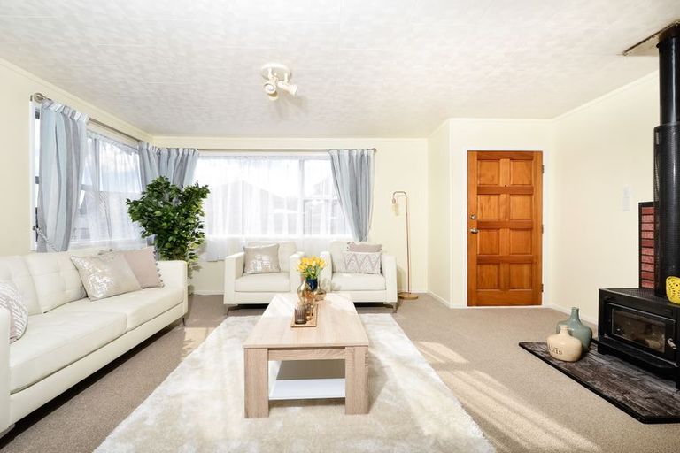 Photo of property in 1/78 Chilcott Road, Henderson, Auckland, 0612