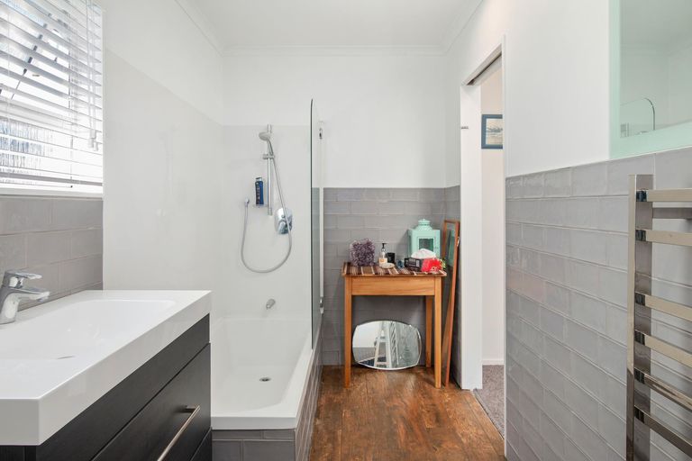 Photo of property in 35 Ocean View Road, Waihi Beach, 3611