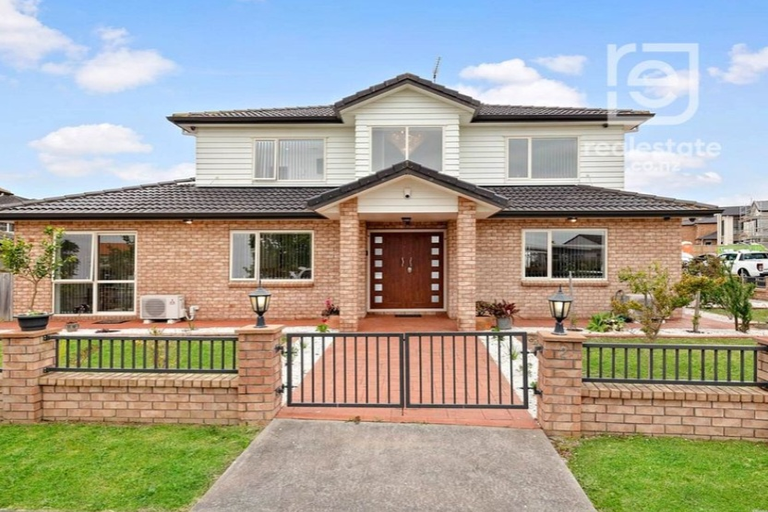 Photo of property in 2 Listack Drive, Flat Bush, Auckland, 2019