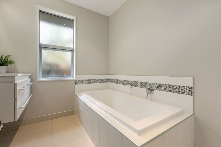 Photo of property in 260 Major Hornbrook Road, Mount Pleasant, Christchurch, 8081