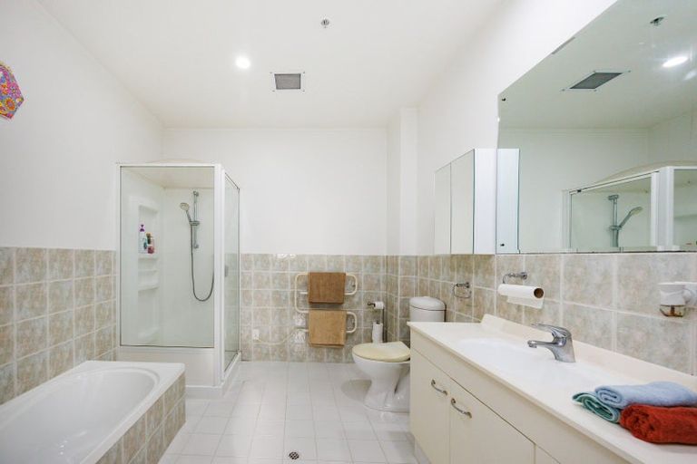 Photo of property in Maddison Apartments, 3/6c Queen Street, Palmerston North, 4410